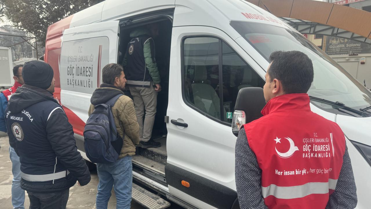 Göç İdaresi Salıyor Kontrolsüz Şekilde Ülkemiz İstila Ediliyor